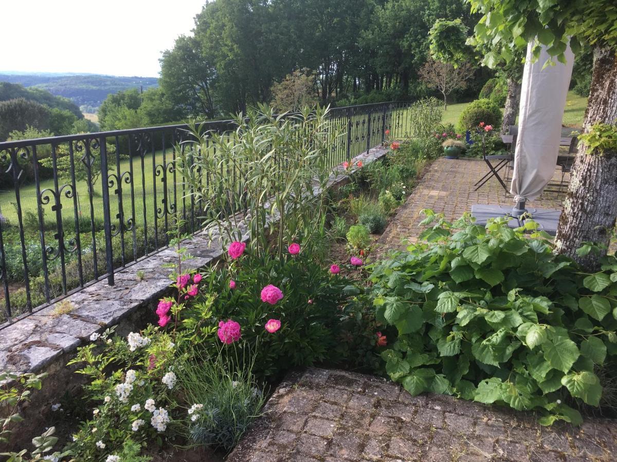 Chambre De Madel Bed and Breakfast Domme Esterno foto